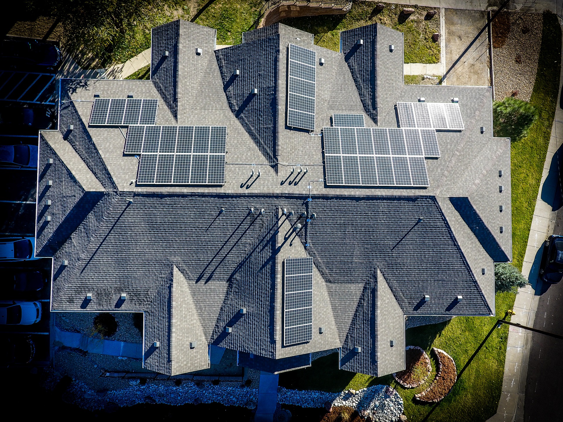 3 Questions to Check if Your Seattle Roof is Solar Viable